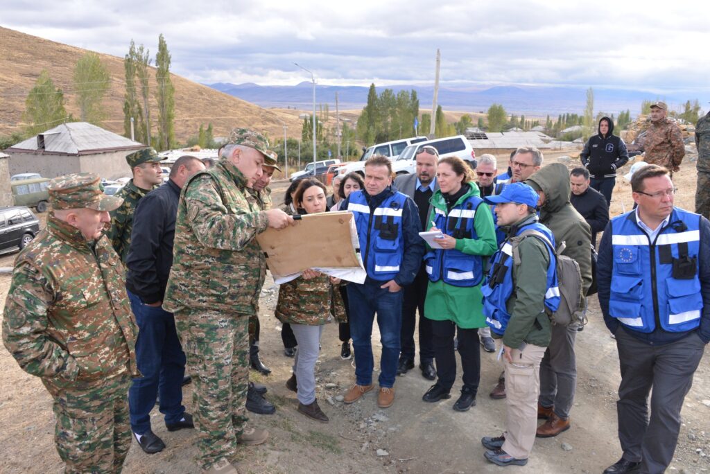 AB misyonu hazırlık heyeti Ermenistan- Azerbaycan sınır  hattında